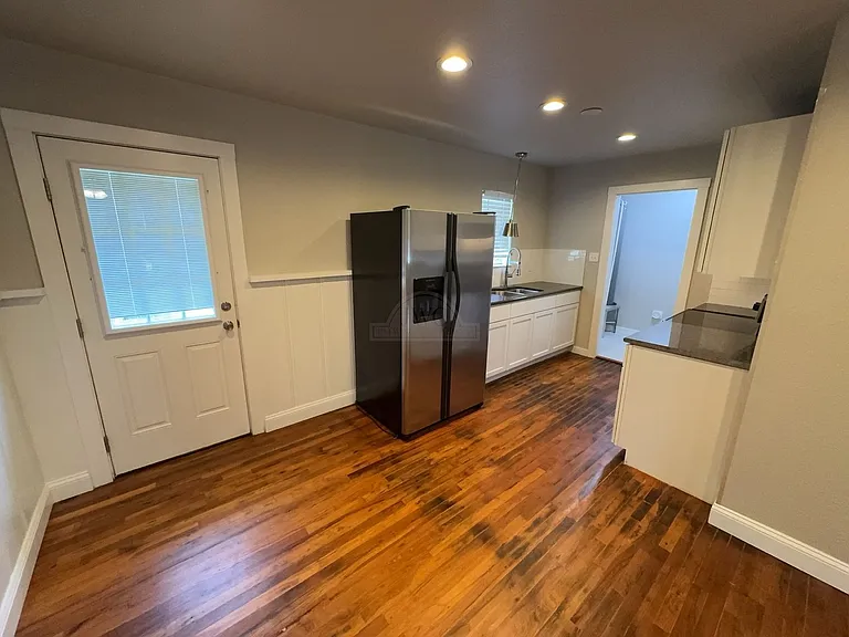 707 N Main St — Photo 5