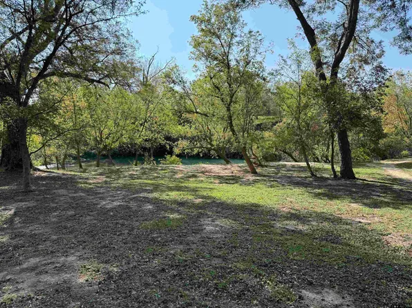 2 Tatum Rd, Martindale, TX 78655