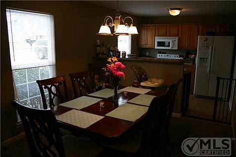 4th image of 1004 E McCoury Ln