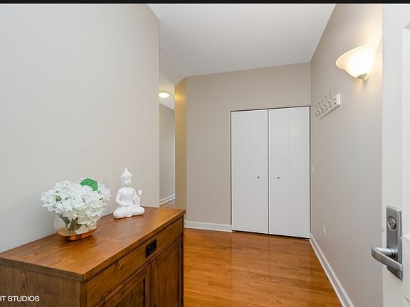 2nd image of 1600 S Prairie Ave #1007