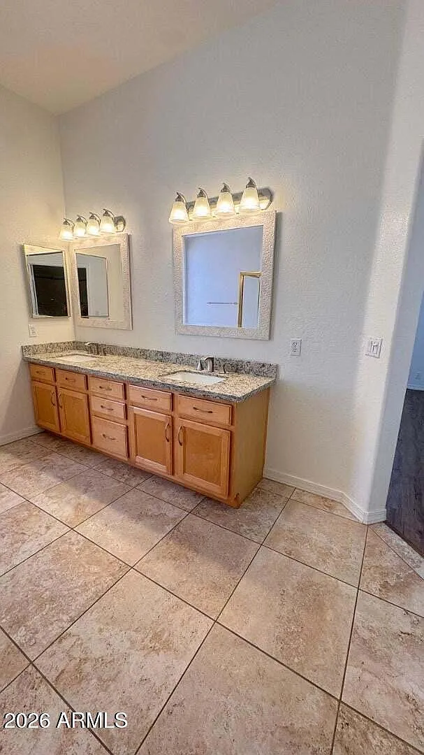 4 bed, 2.0 bath, 1848 sqft, $3,400 — Photo 4