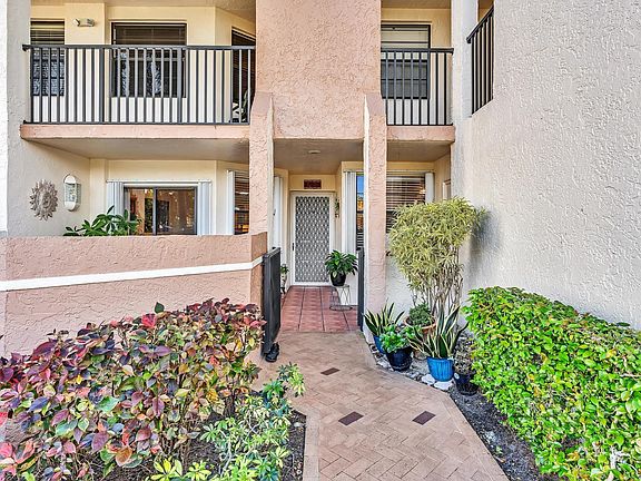 3rd image of 7624 Fairfax Drive #113