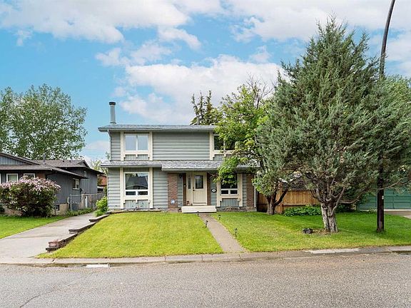 2nd image of 332 E Deer Run Cres SE