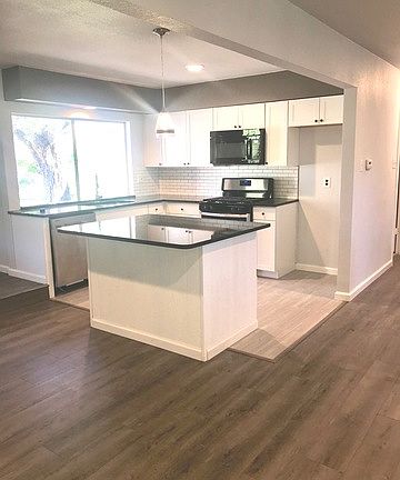 2nd image of 7435 Lancewood Dr