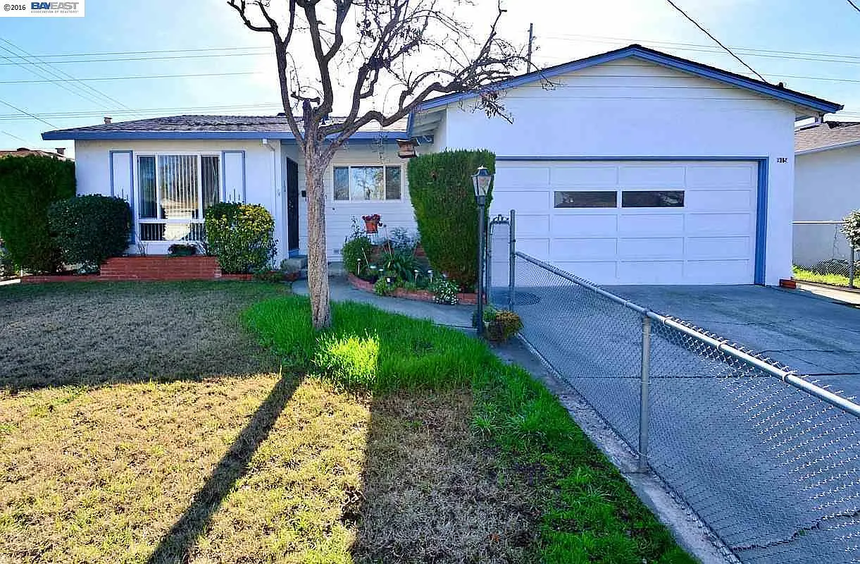 915 El Rancho Dr photo 1