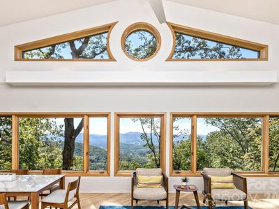 212 Chestnut Forest Rd, Fairview, NC, 28730