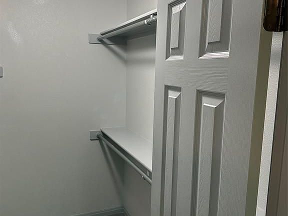 5th image of 2112 Bentwood Dr