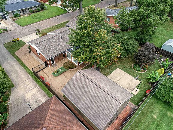 5th image of 3725 E Diamond Ave