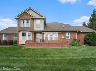 13481 Shire Ln, Southgate, MI 48195
