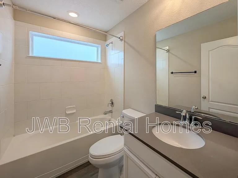 95 Silver Creek Pl — Photo 12