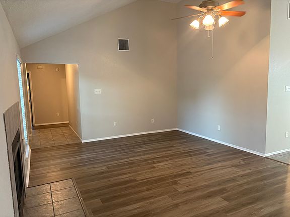3rd image of 10902 Collingswood Dr