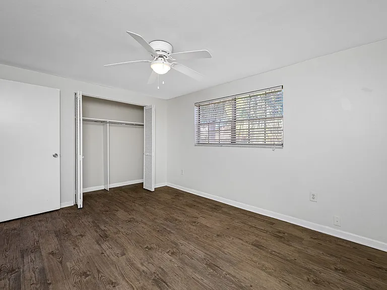 3211 W De Leon St — Photo 9