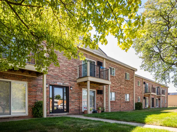Dearborn Club Apartments, 5680-5726 N Inkster Rd #C459e0732, Dearborn Heights, MI 48127