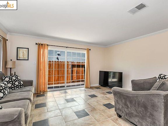 4th image of 2301 Dogwood Way