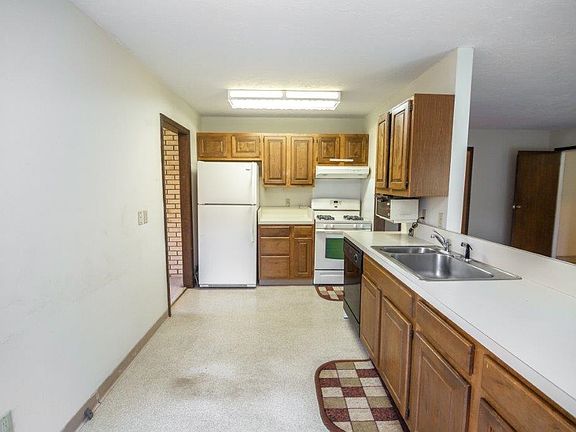 5th image of 3002 Rosewood Dr