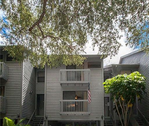 3rd image of 2057 Arbor Dr