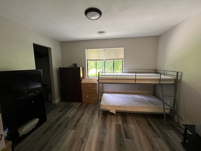 1320 Riverside Dr #12 — Photo 10