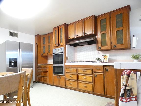 4th image of 511 E Chapel St