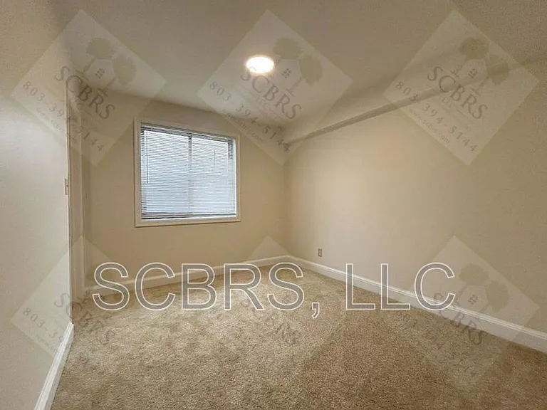225 Myron Cir #225 — Photo 5