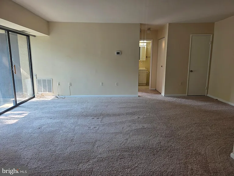 15609 Dorset Rd #201 — Photo 4