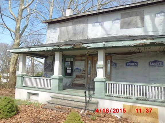 2nd image of 535 Saint James Ave
