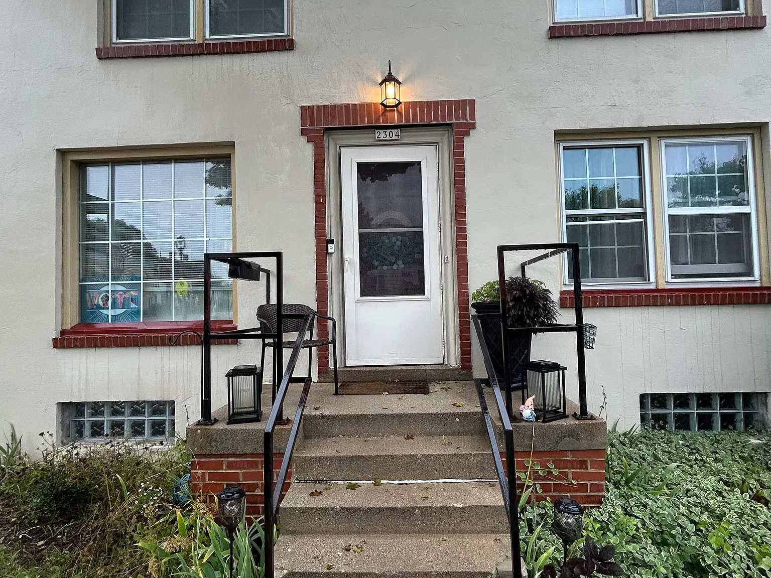 2309 E Falling Heath Pl — Photo 2