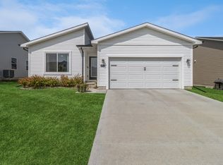 2412 Whispering Ridge Dr, Des Moines, IA 50320