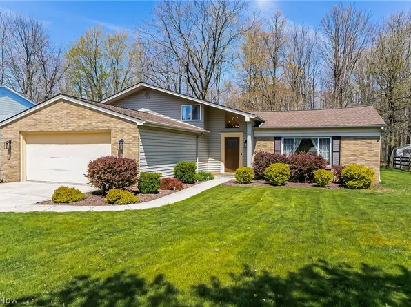 32745 N Roundhead Dr, Solon, OH 44139