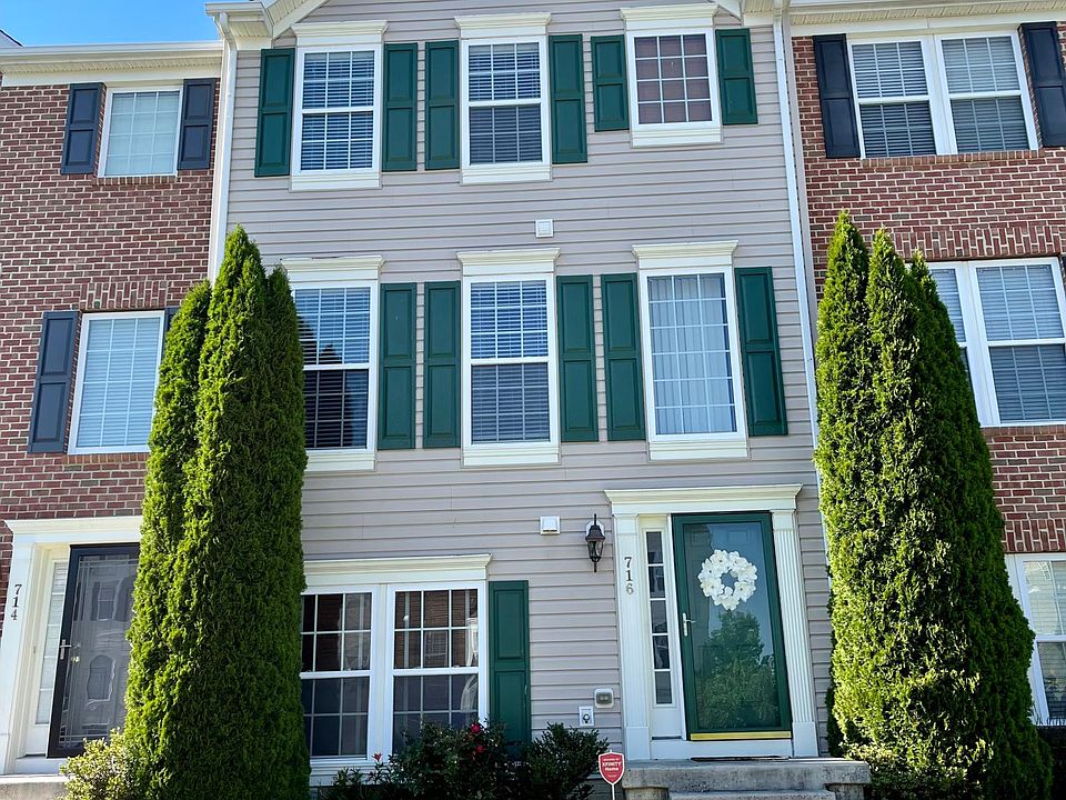 1st image of 716 Wineberry Way