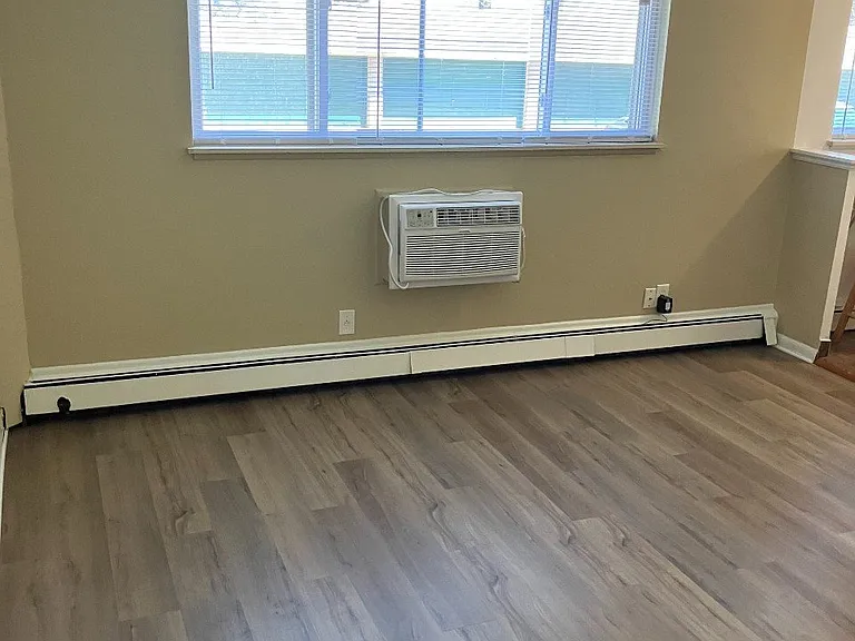 Emerald Village Apartments — Photo 25