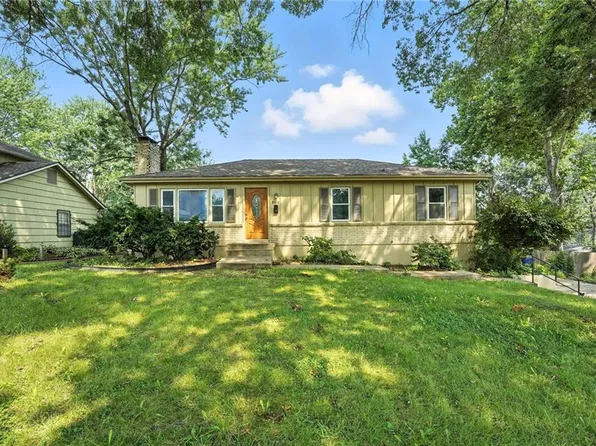 8502 Crescent Ave, Raytown, MO 64138