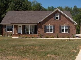 4094 Mackenzie Dr, Haw River, NC 27258