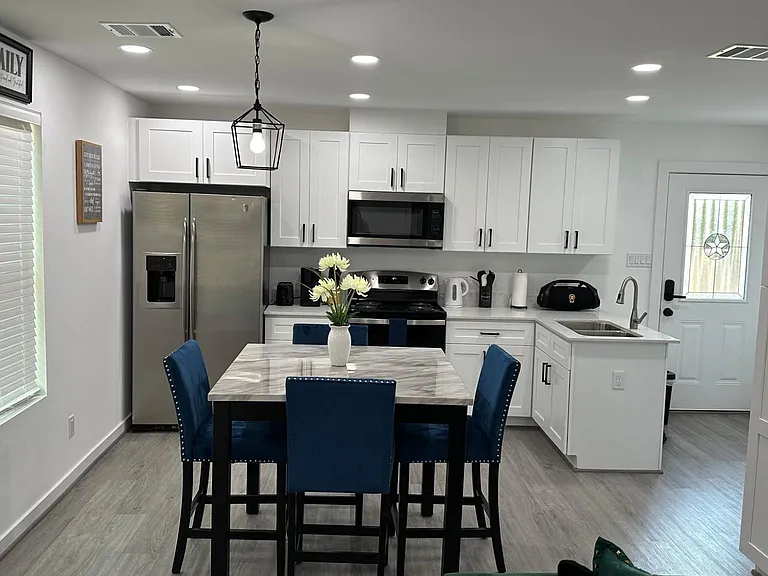 8722 Peachtree St — Photo 5