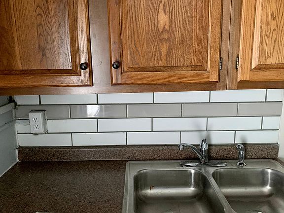 2nd image of 4096 E 108th St #Up
