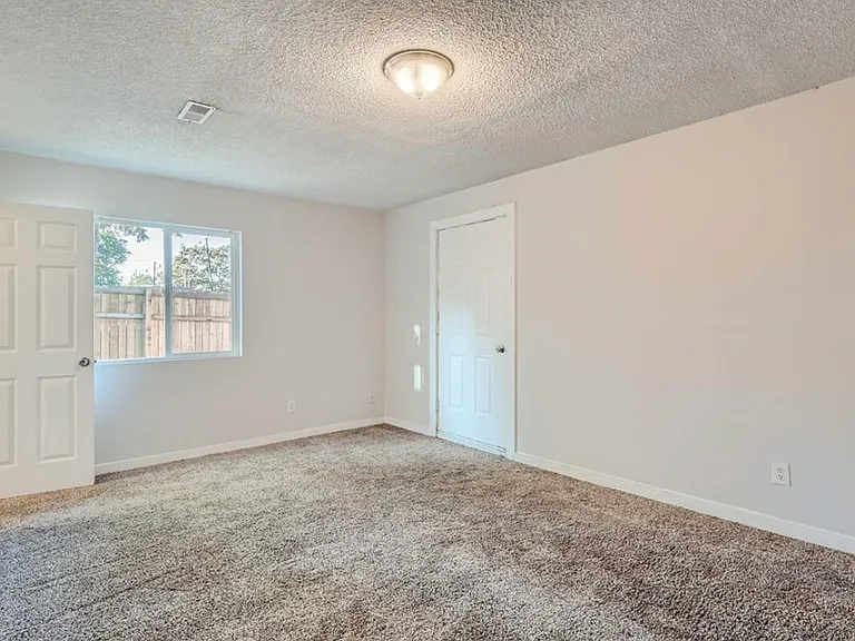 4533 Fillmore St #A — Photo 3