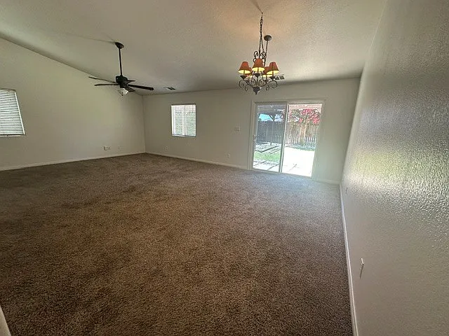 4 bed, 1875 sqft, $2,450 — Photo 4