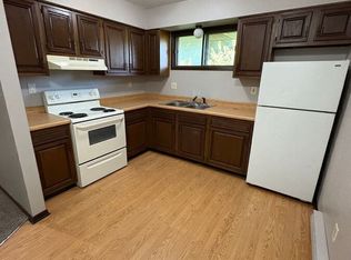 719 1st St S #6, Newton, IA 50208