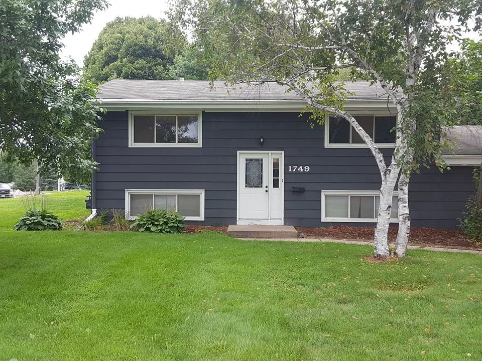 1749 Dixon Dr