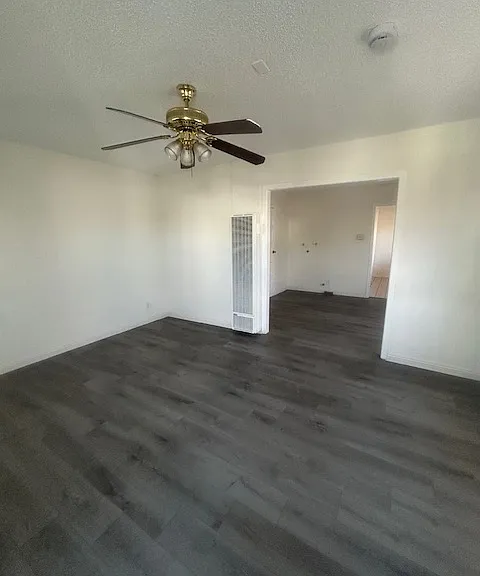 363 W Sepulveda St — Photo 7