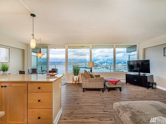 3rd image of 235 Broadway Unit 520