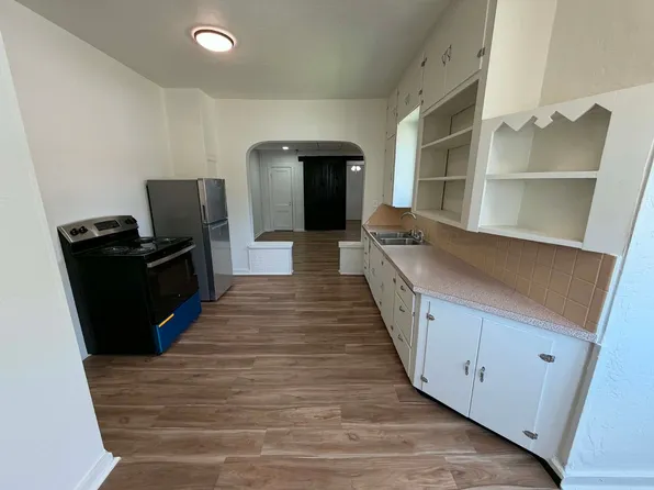129 E 7th Ave #4, Hutchinson, KS 67501