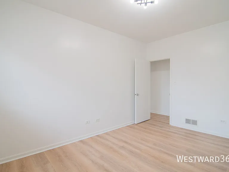 2534 W Harrison St #1 — Photo 17