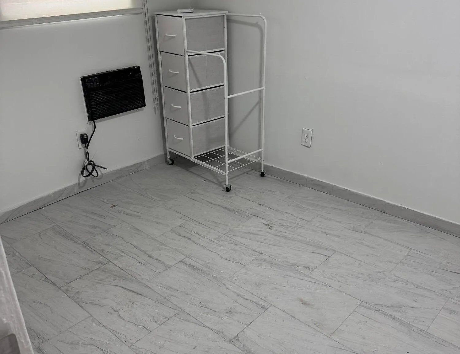 2 bed, 1.0 bath, 1054 sqft, $1,700 — Photo 3