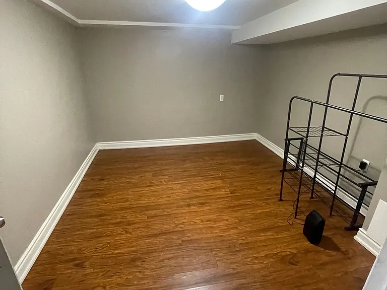 52 Beacham Cres #BASEMENT — Photo 10