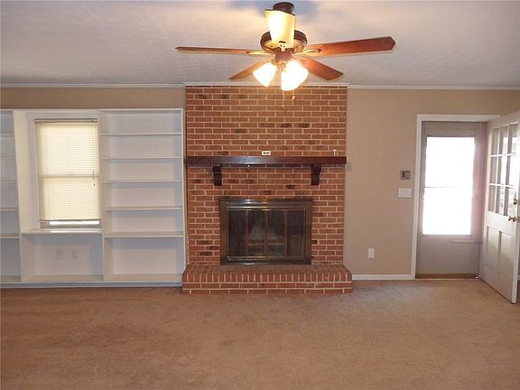 5th image of 3051 Tina Ln