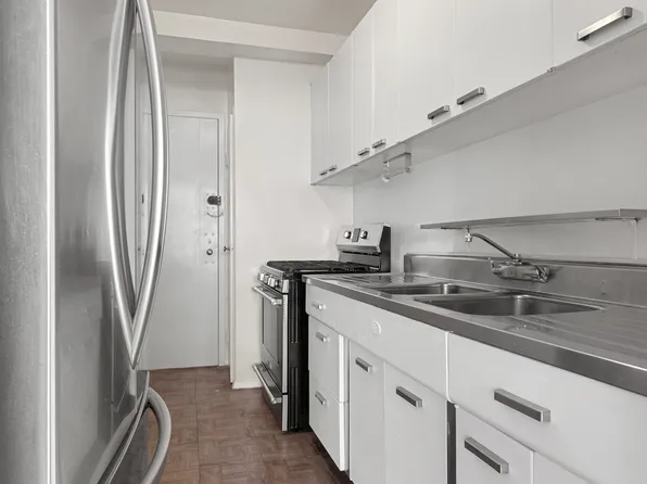 1 Fordham Hill Oval image 7 of 14