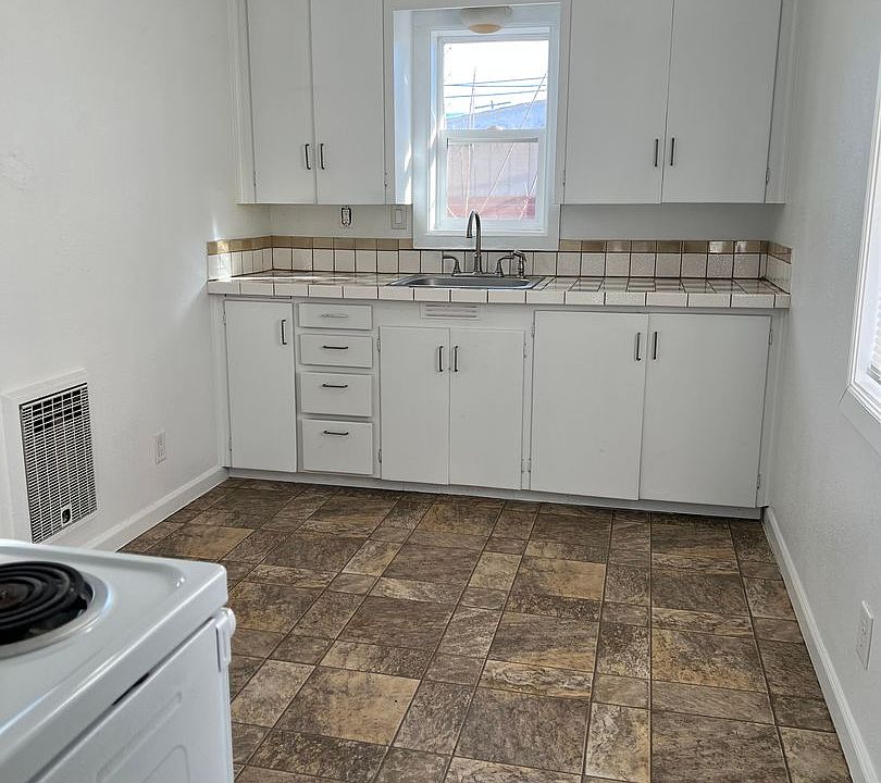 2nd image of 812 Upham St