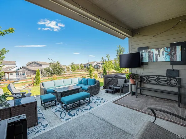 9294 Dunraven Loop, Arvada, CO 80007