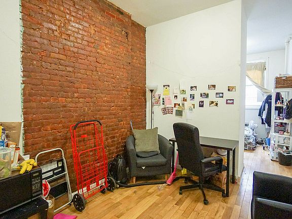 4th image of 337 E 6th St APT D