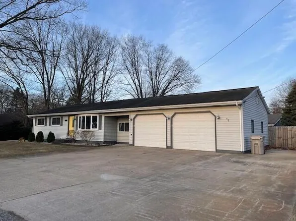 5549 S Dangl Rd, Fruitport, MI 49415